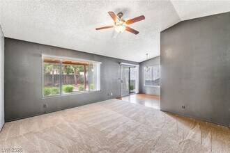 5591 Ballinger Dr in Las Vegas, NV - Building Photo - Building Photo