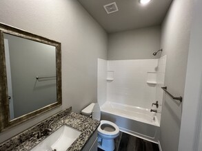 11595 Persimmon St in Willis, TX - Building Photo - Building Photo