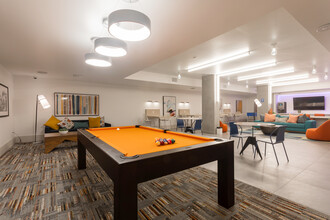 The Grad- Student-by the bed leasing in San Jose, CA - Foto de edificio - Interior Photo