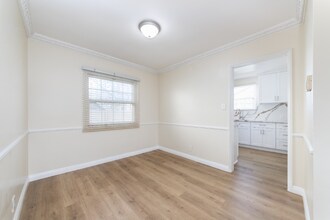 2147 W 104th St in Los Angeles, CA - Building Photo - Building Photo