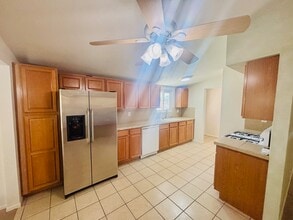 38416 Pond Ave in Palmdale, CA - Building Photo - Building Photo