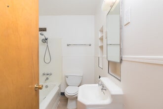 Alcliff Apartments in Spokane, WA - Foto de edificio - Interior Photo