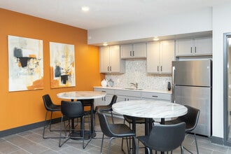 Live Hawthorne in Omaha, NE - Foto de edificio - Interior Photo