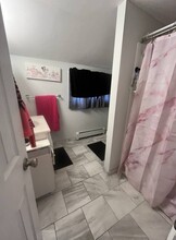 27 Family Ln, Unit 27 fam in Levittown, NY - Foto de edificio - Building Photo