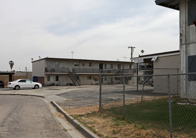 Devener Arms Apartments in Riverside, CA - Building Photo - Building Photo