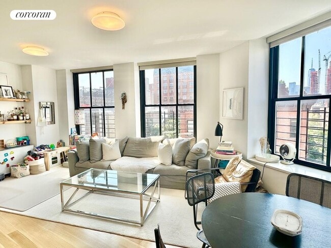 341 W 11th St in New York, NY - Building Photo - Building Photo