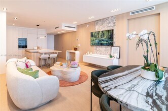 20 Island Ave in Miami Beach, FL - Building Photo - Building Photo