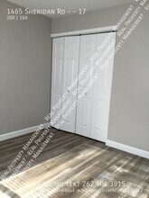 1465 Sheridan Rd, Unit 17 in Kenosha, WI - Foto de edificio - Building Photo