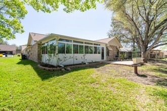 3632 Fox Run, Unit 3825-W2 in Schertz, TX - Foto de edificio - Building Photo