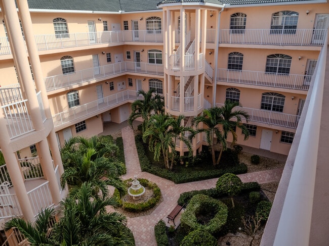 1622 Gondola Park Dr in Venice, FL - Building Photo - Building Photo