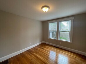 26 Ashland St, Unit 1 in Somerville, MA - Building Photo - Building Photo