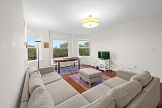 390 Commonwealth Ave in Boston, MA - Building Photo - Building Photo