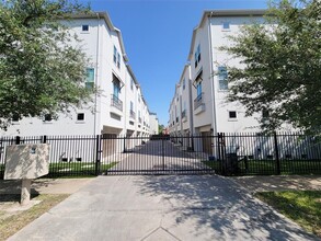 1311 W 24th St in Houston, TX - Building Photo - Building Photo