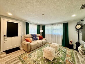 2707 W Kenmore Ave in Tampa, FL - Building Photo - Building Photo