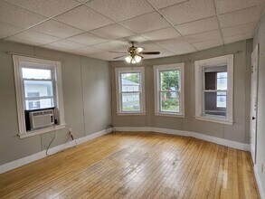 20 Kosta St, Unit 20 Kosta 3 in Worcester, MA - Building Photo - Building Photo