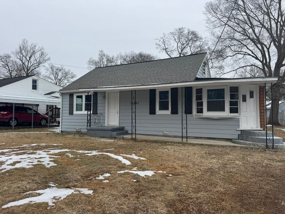 16207 Lucia Dr in Chester, VA - Building Photo