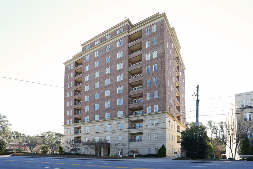 Winston Condominiums in Atlanta, GA - Building Photo