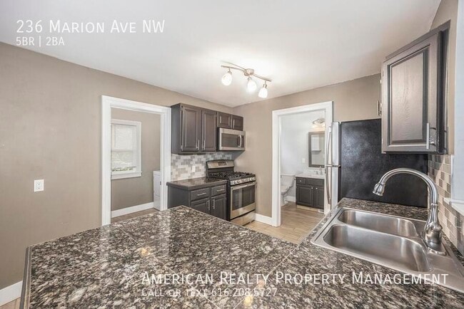 236 Marion Ave NW in Grand Rapids, MI - Building Photo - Building Photo