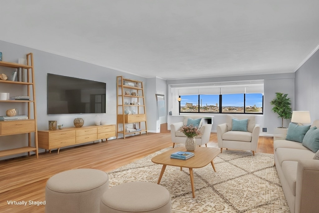 8 Whittier Pl, Unit 12B in Boston, MA - Foto de edificio