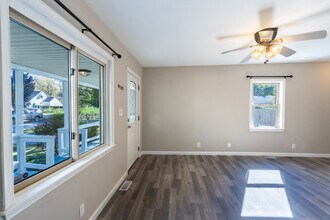 7805 Ruthven Rd in Norfolk, VA - Building Photo - Building Photo