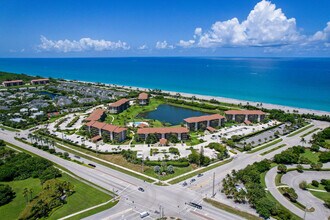 501 S Seas Dr-Unit -206 in Jupiter, FL - Foto de edificio - Building Photo