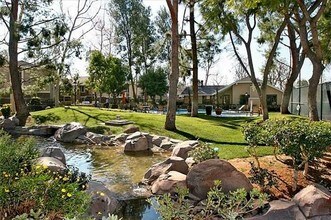 River Oaks in Riverside, CA - Foto de edificio - Building Photo