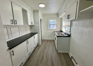 1032-1034 Clay St in Akron, OH - Building Photo - Building Photo