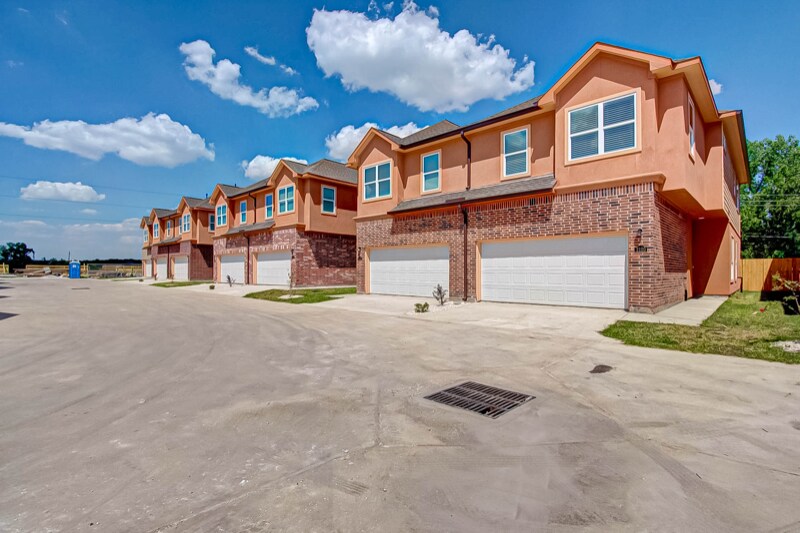 2124 Abiding Grace Cir in Missouri City, TX - Building Photo