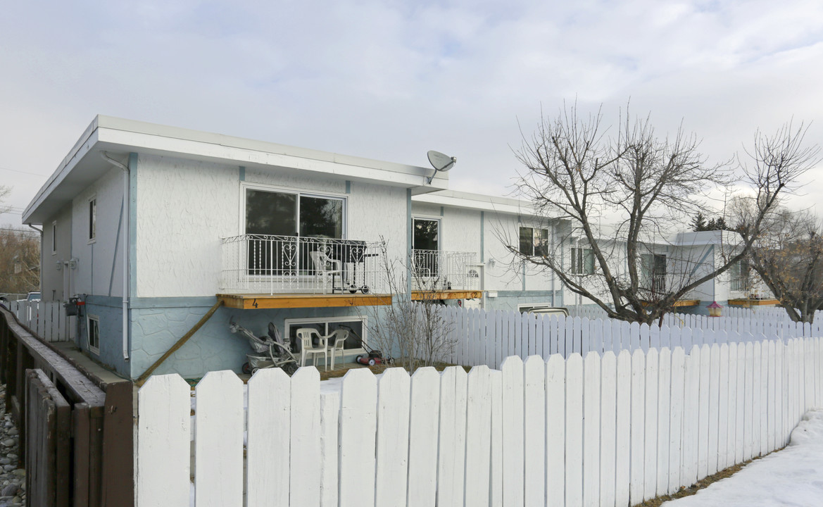 6212 31st Ave NW in Calgary, AB - Building Photo