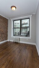 East 13th Street in New York, NY - Foto de edificio - Building Photo