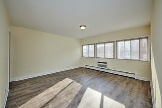 2411 W Fargo Ave in Chicago, IL - Building Photo - Building Photo