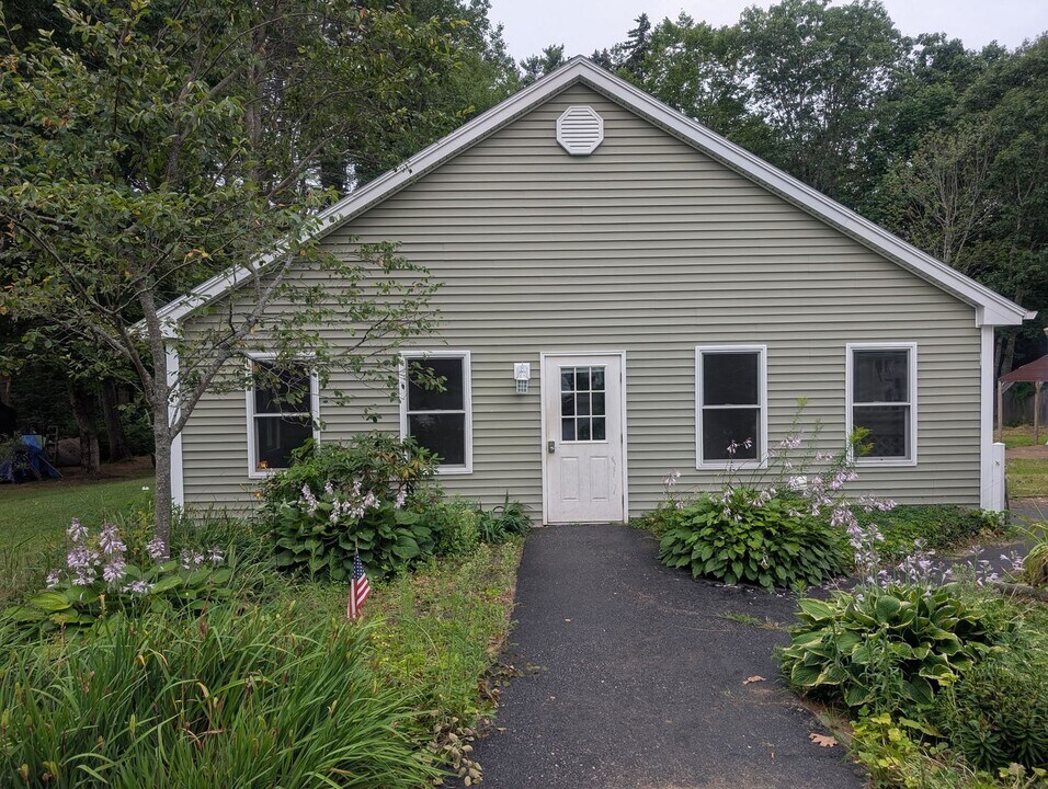 23 Range Rd in Brunswick, ME - Foto de edificio