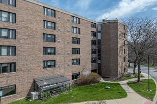 Peace Memorial Manor in Downers Grove, IL - Building Photo