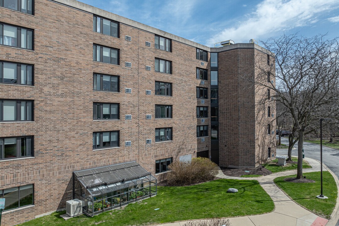 Peace Memorial Manor in Downers Grove, IL - Building Photo
