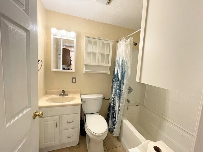 348 N Orange St in Mount Dora, FL - Building Photo - Building Photo
