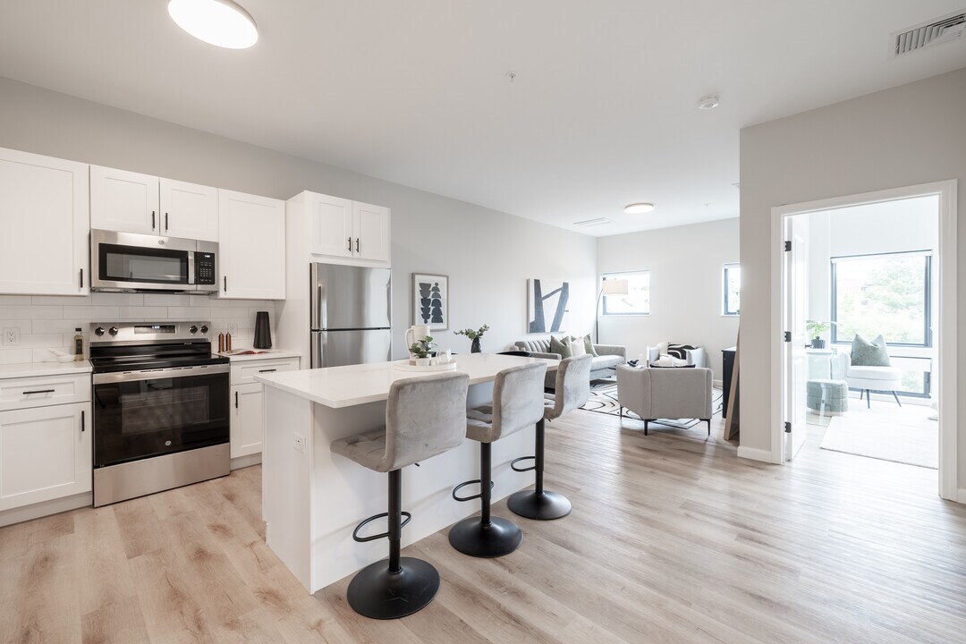 Briggs Crossing in Attleboro, MA - Building Photo