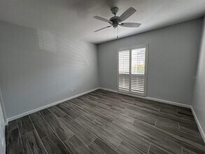 5262 Wedgewood Ln in Sarasota, FL - Building Photo - Building Photo