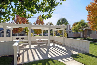 Woodside Village in Ventura, CA - Building Photo - Building Photo