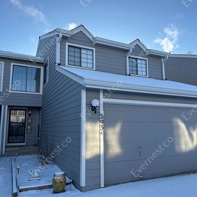 property at 2934 S Scranton St