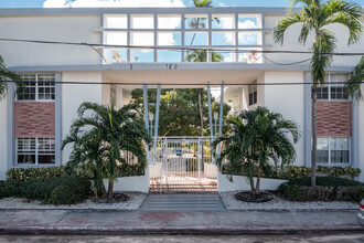 320 84th St in Miami Beach, FL - Building Photo - Building Photo