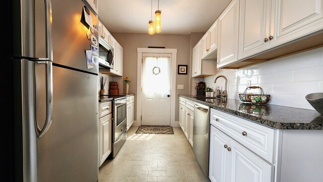 8 Fay St, Unit 2, Unit 2
