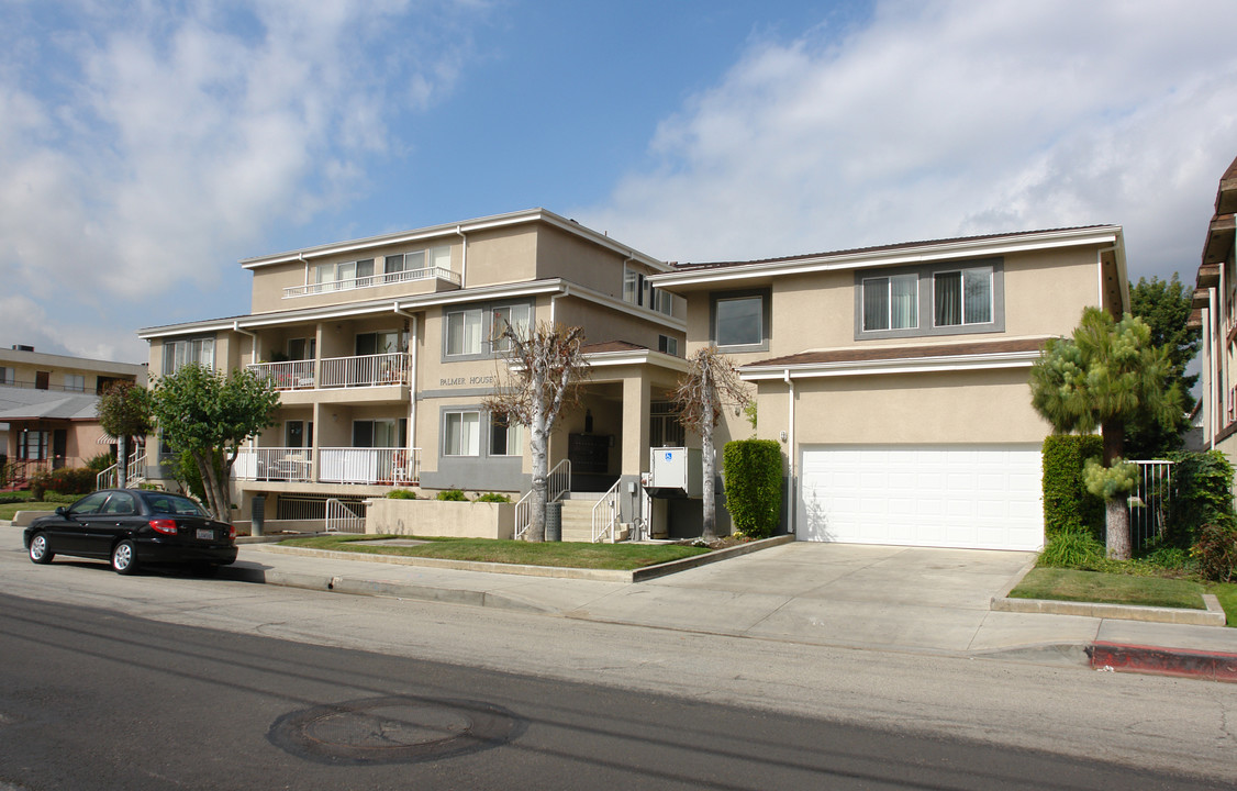 605 E Palmer Ave in Glendale, CA - Building Photo