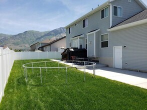 42 E 1825 N in North Ogden, UT - Building Photo - Building Photo