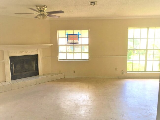 36626 Jackson Ave in Dade City, FL - Building Photo - Building Photo