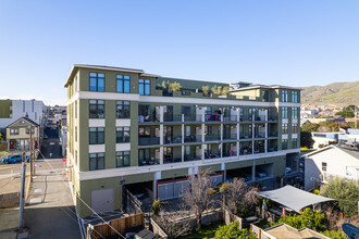 Linden Apartments in South San Francisco, CA - Foto de edificio - Building Photo