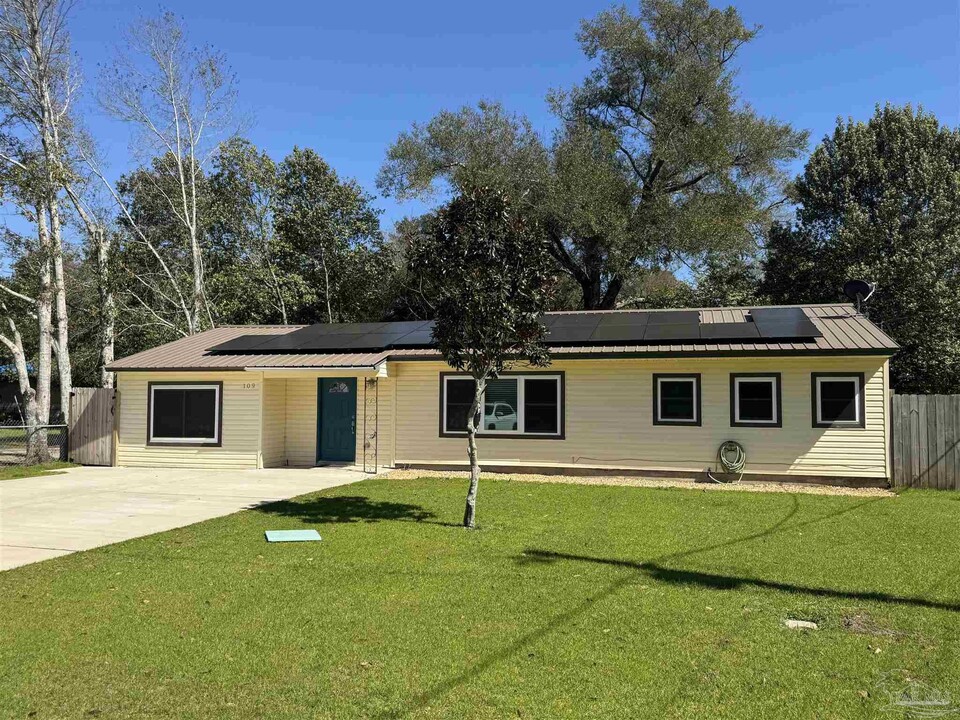 109 Reed Rd in Pensacola, FL - Building Photo