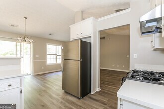 125 Waters Edge Dr in Locust Grove, GA - Building Photo - Building Photo