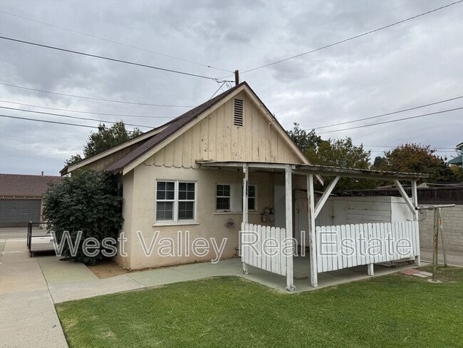 1605 Howard Ave in Bakersfield, CA - Building Photo - Building Photo