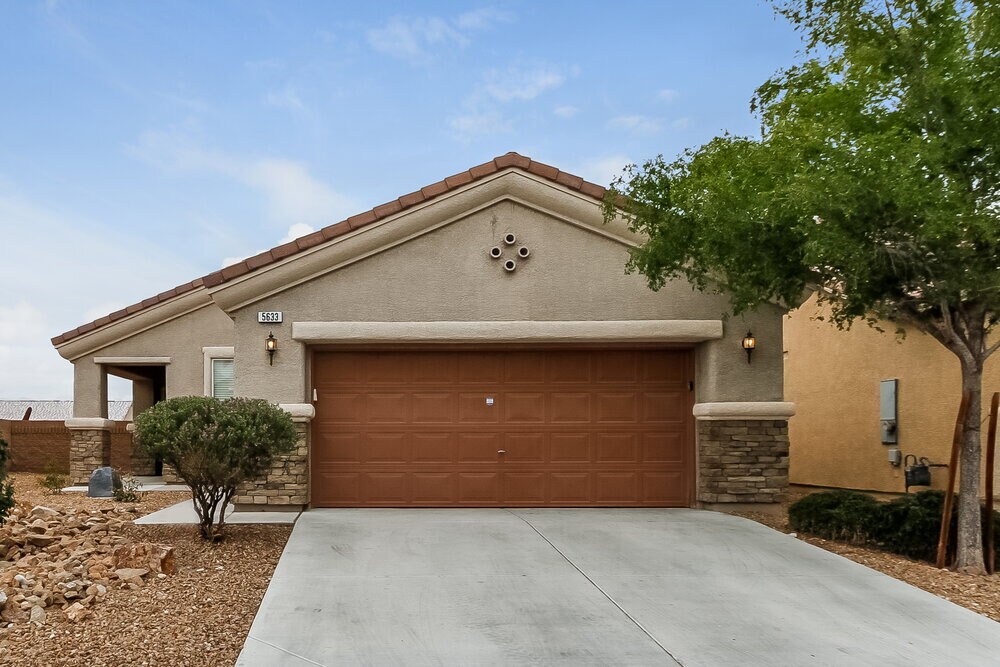5633 N Lookout Crest St in North Las Vegas, NV - Building Photo