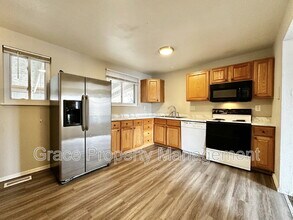 3801 E 117th Ave in Thornton, CO - Building Photo - Building Photo
